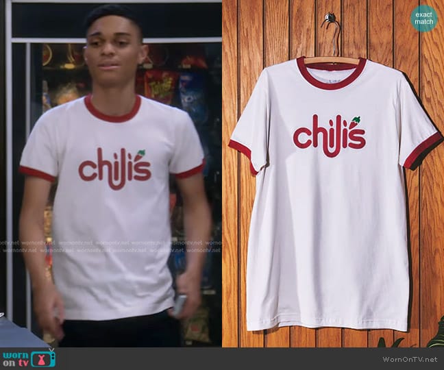 Chilis Vintage Logo Ringer T-Shirt worn by Tristan (Paul-Mikél Williams) on The Upshaws