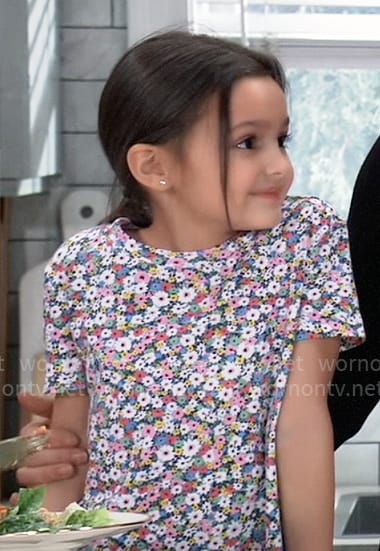 Donna’s floral t-shirt on General Hospital