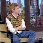 Eddie Redmayne’s geometric knit vest on Live with Kelly and Mark