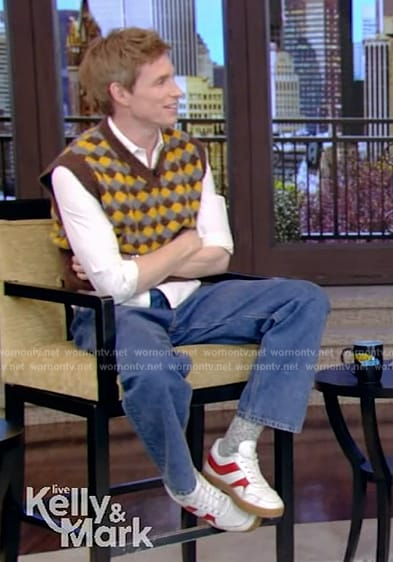 Eddie Redmayne's geometric knit vest on Live with Kelly and Mark