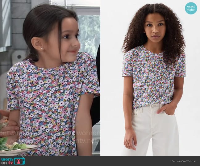 GAP Kids Vintage T-Shirt in Multi Floral worn by Donna Corinthos (Scarlett Spears) on General Hospital