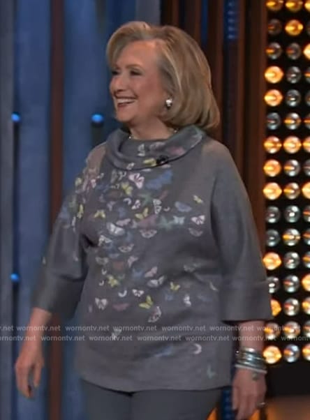 Hillary Clinton’s gray butterfly print poncho on The Kelly Clarkson Show