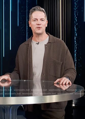 Jason's brown cardigan on E! news