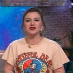 Kelly's Grateful Dead graphic tee on The Kelly Clarkson Show