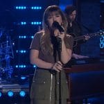 Kelly’s green utility pocket skirt on The Kelly Clarkson Show