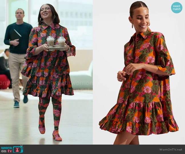 La DoubleJ Choux Dress in Orange Gerber worn by Molly Novak (Maya Rudolph) on Loot