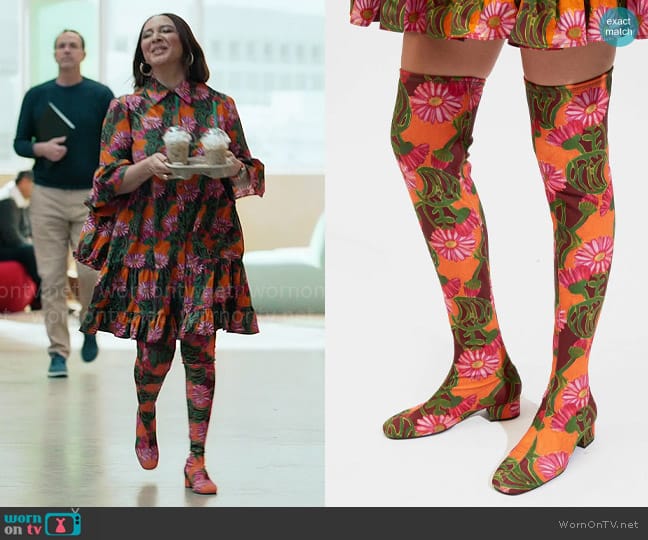 La DoubleJ High Boots in Orange Gerber worn by Molly Novak (Maya Rudolph) on Loot