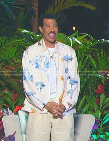 Lionel Richie's white mushroom print jacket on American Idol