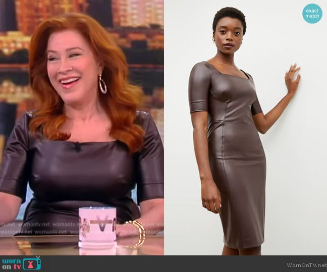 M.M. LAfleur The Noa Dress worn by Lisa Ann Walter on The View