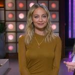 Nicole Richie’s mustard ruched dress on The Kelly Clarkson Show