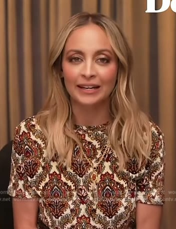 Nicole Richie's brown paisley print top on Access Hollywood