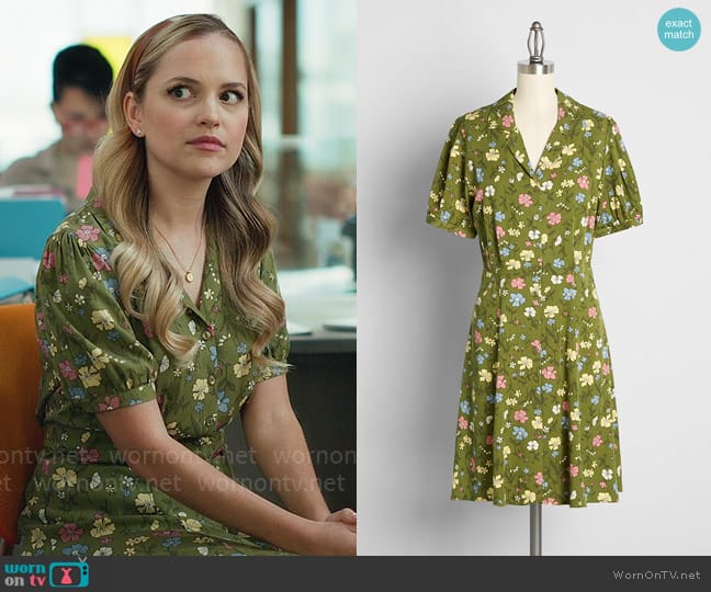 Princess Highway Heather Ditsy Dress worn by Ainsley (Stephanie Styles) on Loot