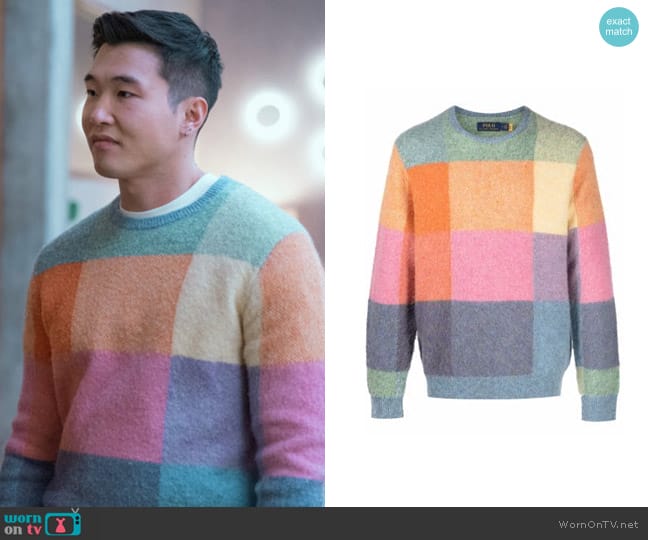 Polo Ralph Lauren Colour-block wool jumper worn by Nicholas (Joel Kim Booster) on Loot