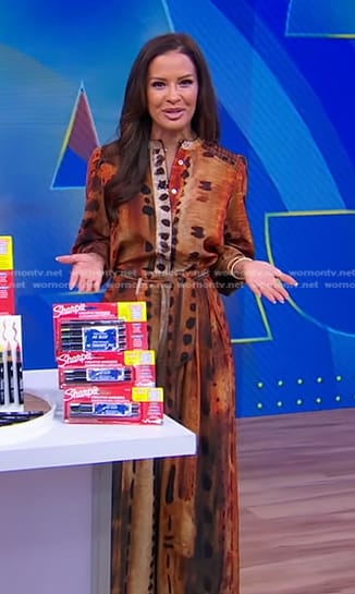 Rocsi's brown printed blouse and pants on Good Morning America