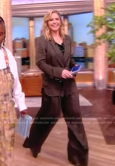 Sara’s belted blazer on The View