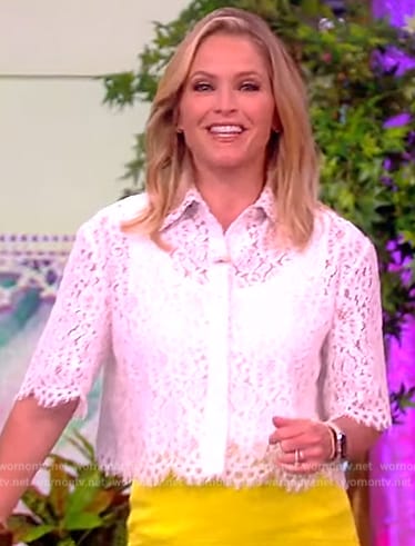 Sara's white lace top on The View