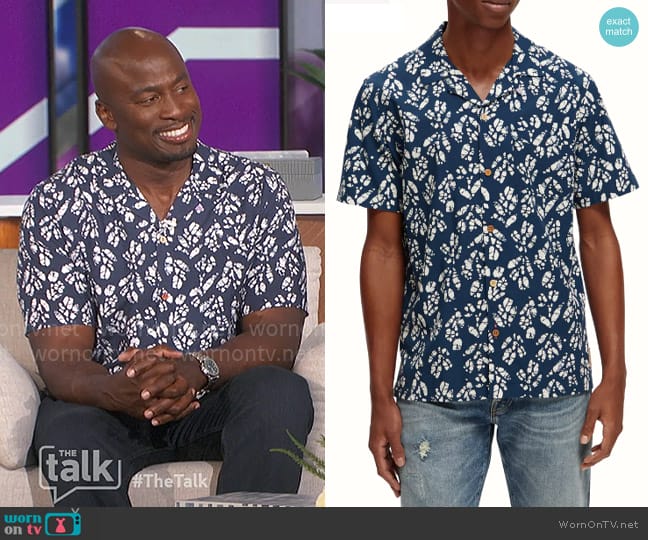 Scotch & Soda Printed Short-Sleeved Camp Shirt worn by Akbar Gbajabiamila on The Talk