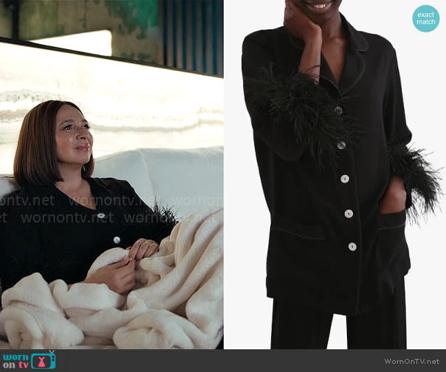 Sleeper Party Double Feather Pajamas in Black worn by Molly Novak (Maya Rudolph) on Loot