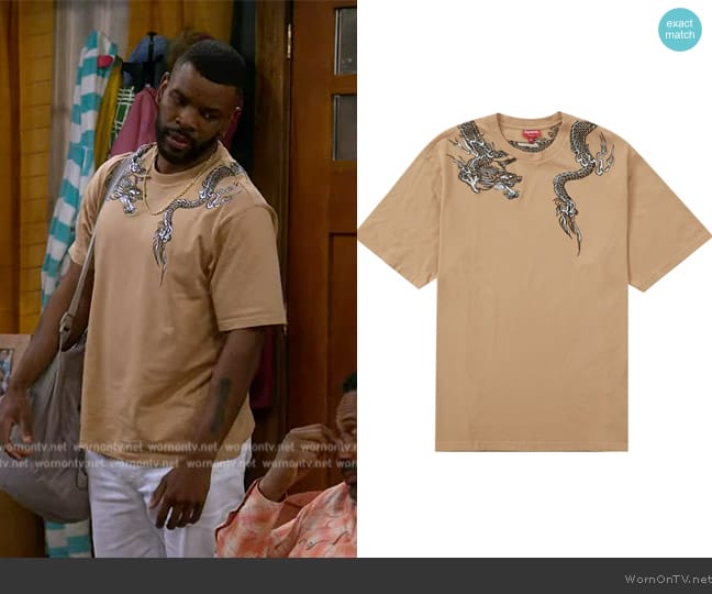 Supreme Dragon Top worn by Bernard (Jermelle Simon) on The Upshaws