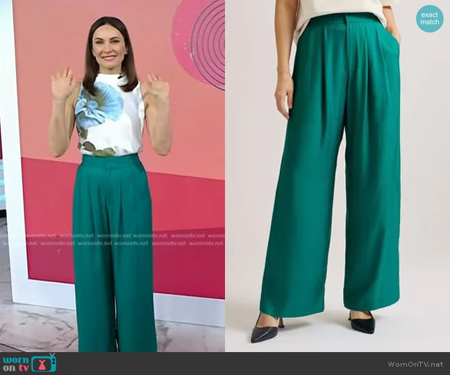 Ted Baker Krissi Wide-leg High-rise Trousers in Green worn by Laura Benanti on Today