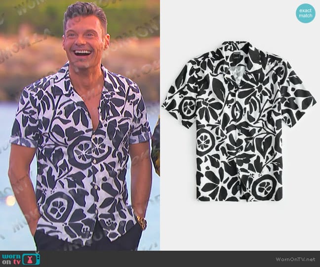 Ryan Seacrest’s black and white printed shirt on American Idol