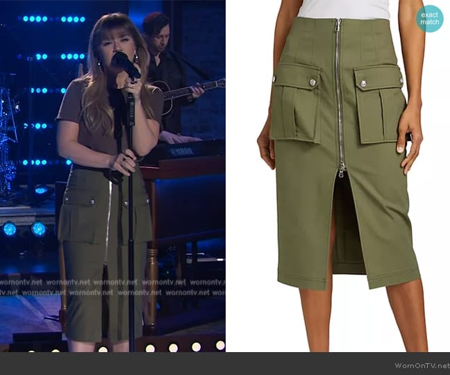 WornOnTV: Kelly’s green utility pocket skirt on The Kelly Clarkson Show ...