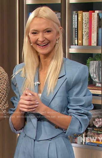 Zanna Roberts' blue cropped denim blazer and pants on The Drew Barrymore Show