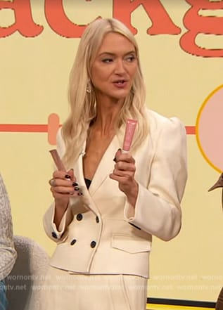 Zanna Roberts’ white double breasted blazer on The Drew Barrymore Show