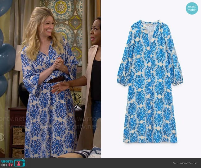 Zara Printed Tunic Dress worn by Gemma (Beth Behrs) on The Neighborhood