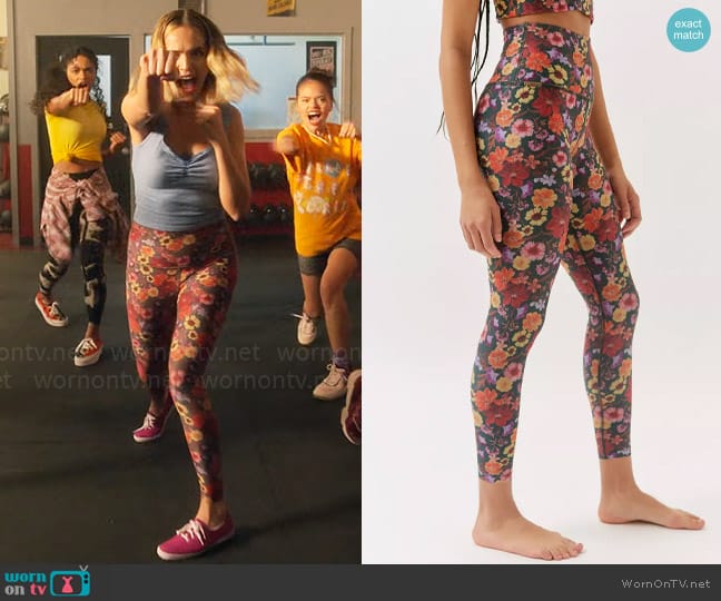 Beyond Yoga Caught In The Midi Printed High-Wasted Legging worn by Imogen Adams (Bailee Madison) on Pretty Little Liars Original Sin