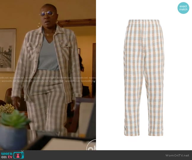 Blue Sky Inn Checked Bouclé Wool-Blend Pants worn by Henrietta Wilson (Aisha Hinds) on 9-1-1