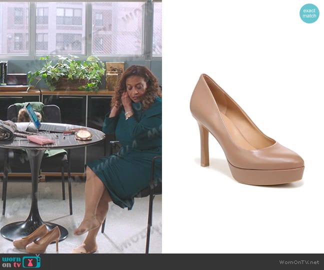 Naturalizer Camilla Patform Pump in Taupe Beige Leather worn by Catherine Avery (Debbie Allen) on Greys Anatomy