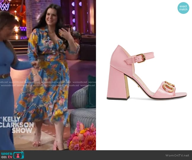 Gucci Horsebit Block-Heel Sandals in Pink worn by Melanie Lynskey on The Kelly Clarkson Show