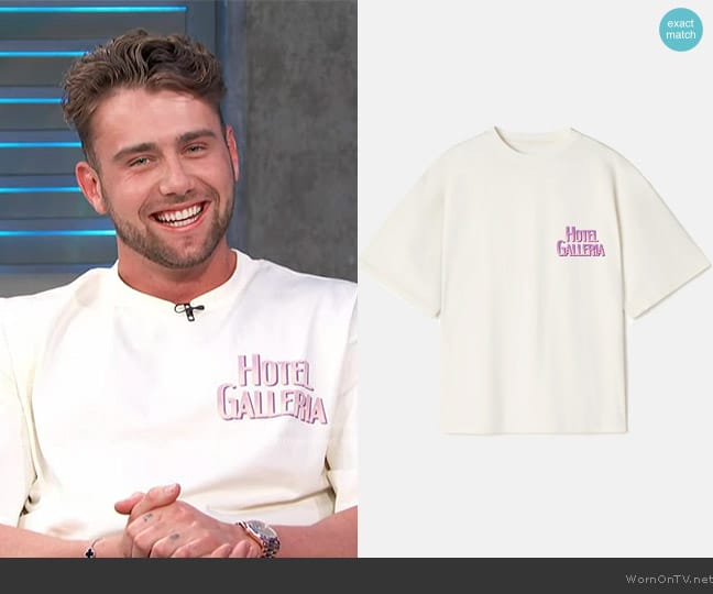 Core Galerie Hotel Galleria T-Shirt worn by Harry Jowsey on Access Hollywood