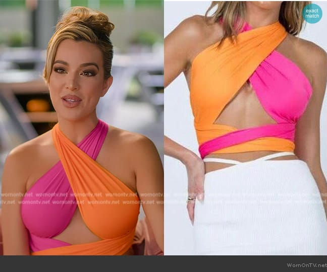 Princess Polly Pink and Orange Crop-top worn by Alex Halll (Alex Hall) on Selling the OC