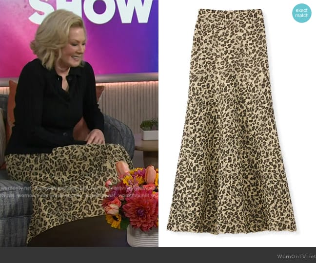 St John Leopard Jacquard Knit Maxi Skirt worn by Jean Smart on The Kelly Clarkson Show