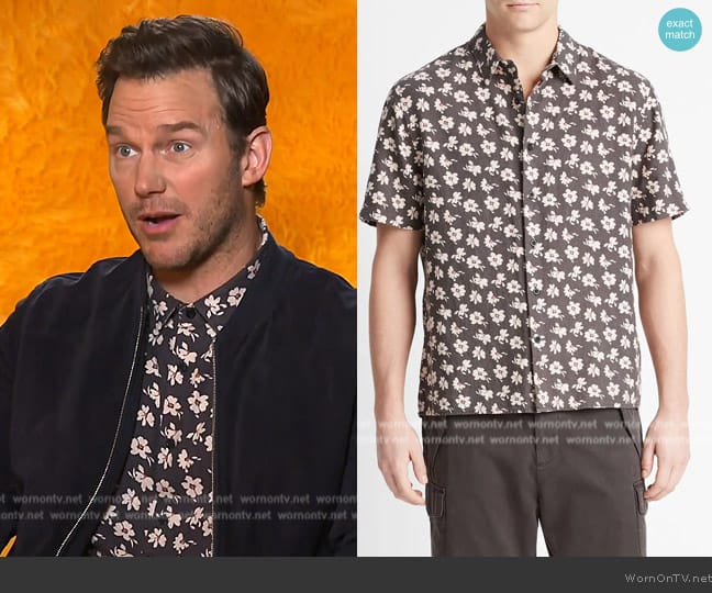 Vince Abstract Daisies Short Sleeve Linen Blend Button-Up Shirt worn by Chris Pratt on E! News