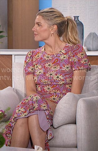 Amanda's marble and daisy print dress on The Talk