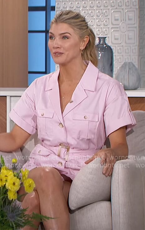 Amanda's pink shirtdress on The Talk