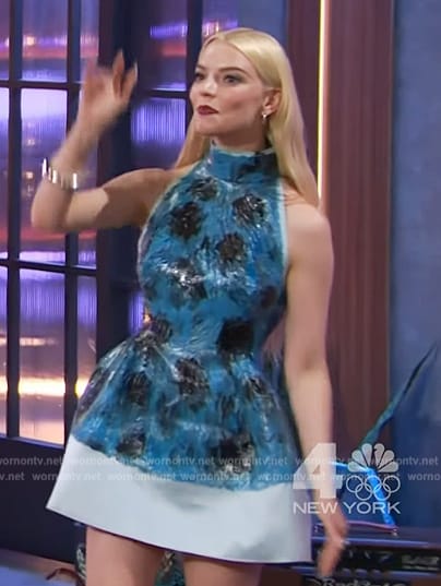 Anya Taylor-Joy’s blue metallic mini dress on The Kelly Clarkson Show