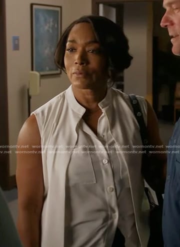 Athena Grant Outfits & Fashion on 9-1-1 | Angela Bassett