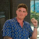 Austin’s blue star print shirt on Selling the OC