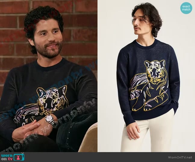 Bonobos Electric Tiger Crew in Dark Navy worn by Dan Smyers on The Voice