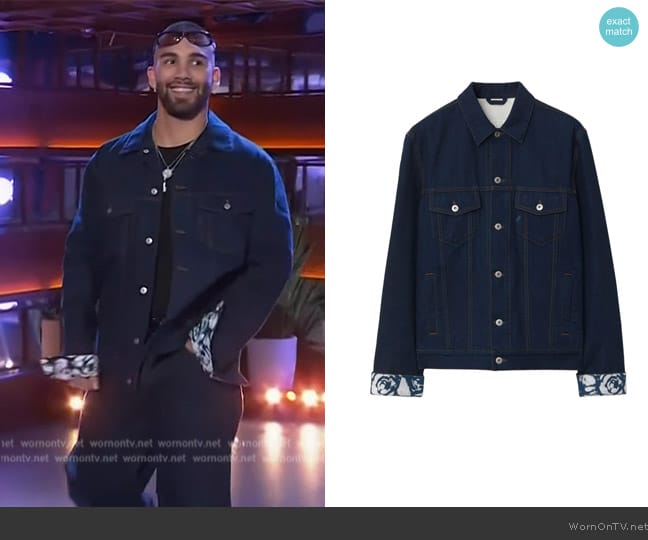 Burberry logo-patch cotton denim jacket worn by Manuel Turizo on The Kelly Clarkson Show