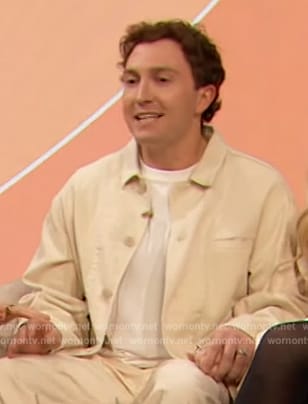 Daryl Sabara’s ivory denim jacket on The Drew Barrymore Show