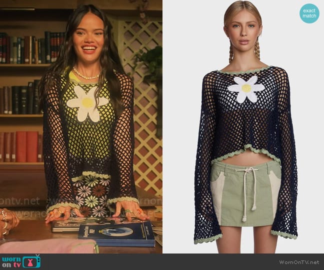 Delias by Dolls Kill Stealing Sunshine Crochet Sweater worn by Minnie 'Mouse' Honrada (Malia Pyles) on Pretty Little Liars Original Sin