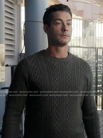 WornOnTV: Doug’s grey cable knit sweater on 9-1-1 | Clothes and ...