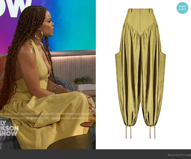 Fenoel Yellow Cargo Panty Pant worn by Andra Day on The Kelly Clarkson Show