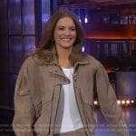 Freya’s brown suede jacket on The Kelly Clarkson Show