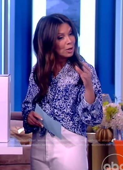 Gretta Monahan's blue printed shirt on The View